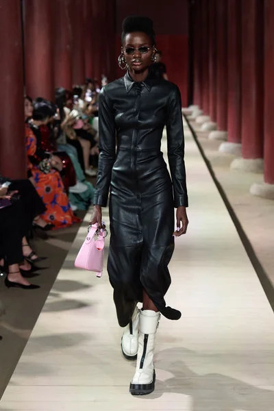 Look 54